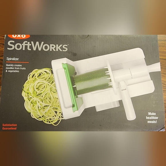 Bundle of OXO Softworks Vegetable Chopper and Spiralizer - Picture 9 of 10